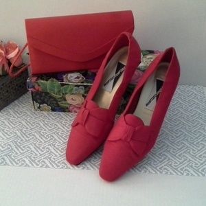 Modest Red Shoes W/ Bows +Bonus Purse *HOST PICK*